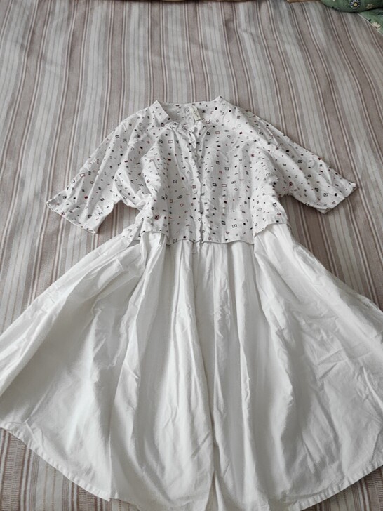 韩版的裙子，均码，宽松款式。实体店买的，跟...