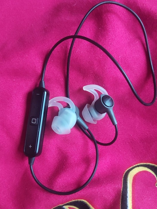 bose蓝牙耳机,音质好,包邮