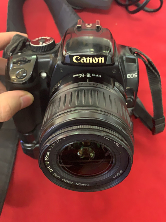 佳能400d 18-55套机 带手柄  成...
