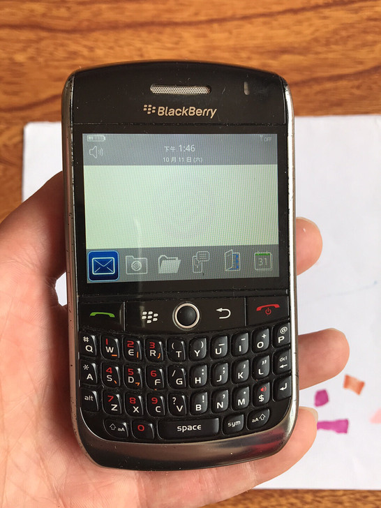黑莓8910,成色如图,简单测试,屏幕显示...