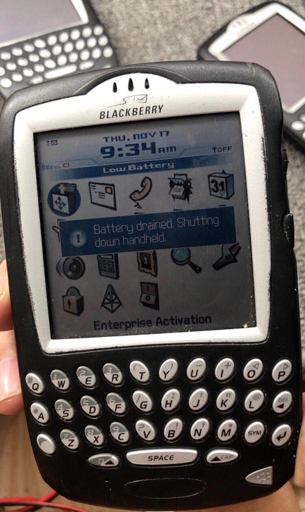 黑莓7730手机外观漂亮，没有电池低价出售...