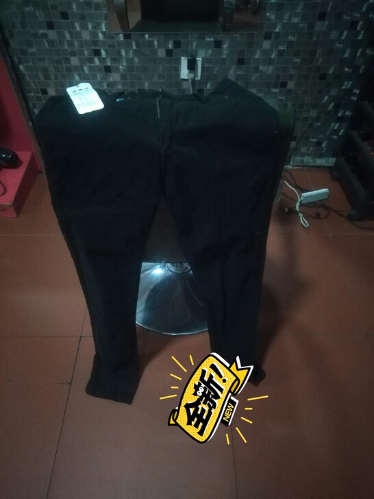 全新的裤子男女都可以穿。黑色休闲裤腰围。1...