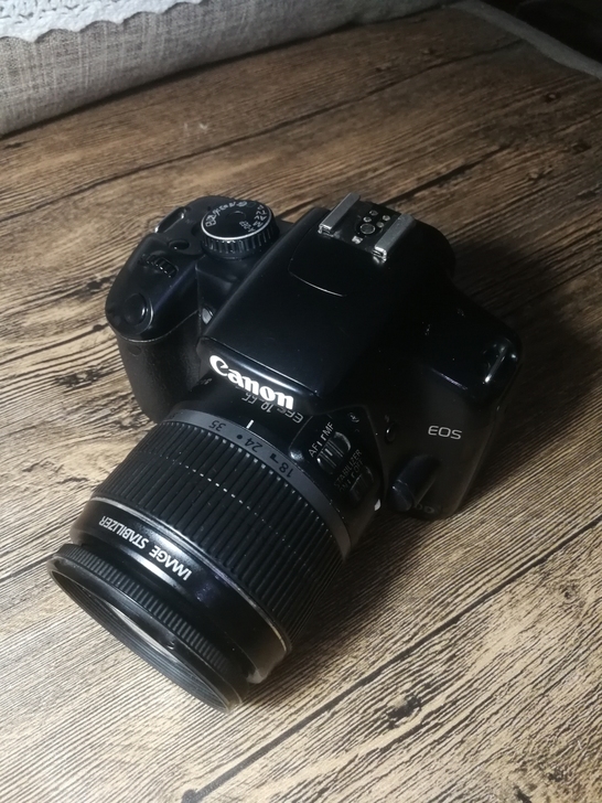 佳能450D数码单反相机套机，镜头为佳能1...