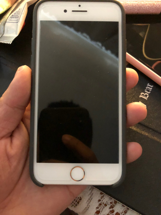 苹果8 64g 已经黑解跟无锁一样 可以升...