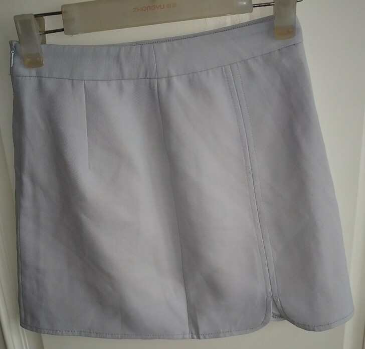 Tracy短裙S码38元