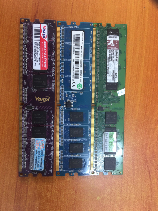 家里几台电脑拆机的内存条，有ddr2代51...