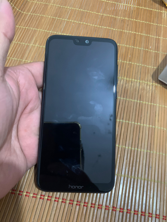 荣耀9i不开机，屏幕好像换过，除了屏幕其它...