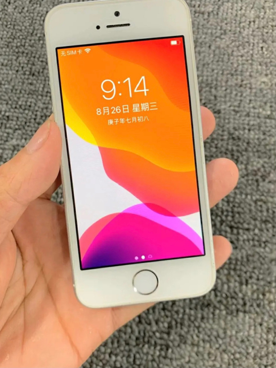 iPhone5s苹果5代5s二手95新手机...