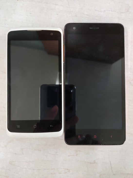 oppo R821T和红米2尸体