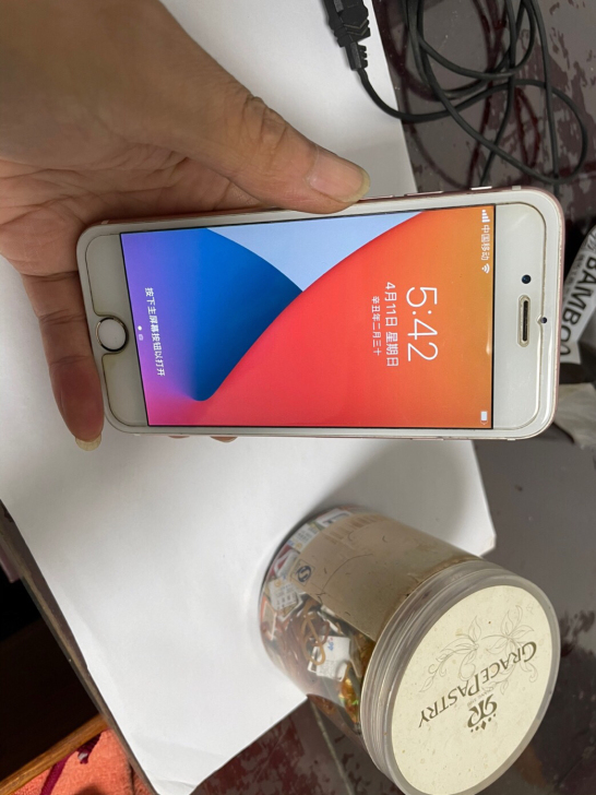 苹果iphone 6s手机,64g内存