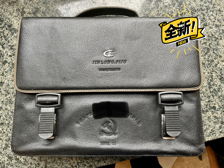 男士公文包，开会发的，有一处瑕疵，见最后一...