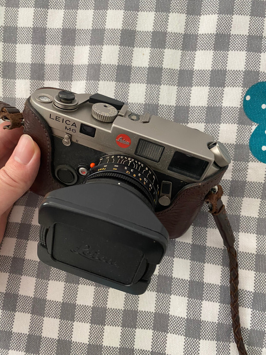 leica M6钛金小盘鸵鸟皮胶片机