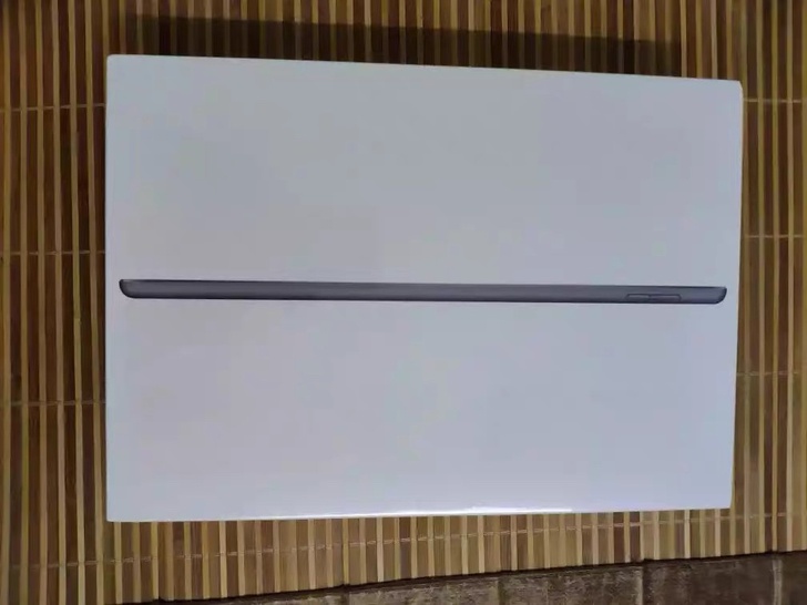 出2020款ipad 128G WIFI版...