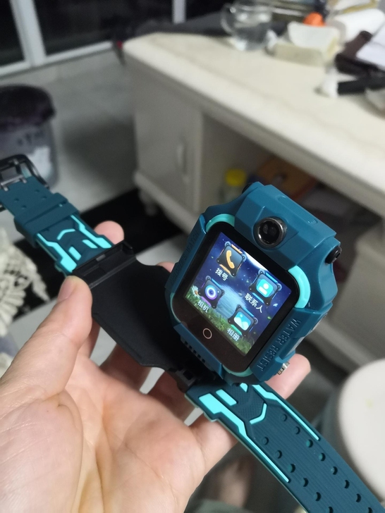 一折出全新正品小天才儿童电话手表Z6同款,...