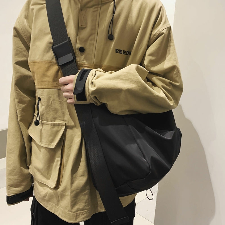 单肩包男潮牌休闲日系大容量斜挎包男生街头潮...