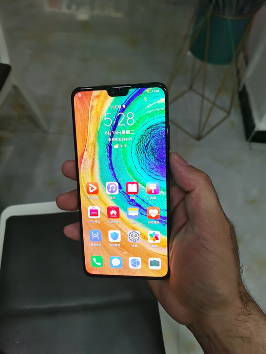 华为mate30 ，原装屏4G6+128g...