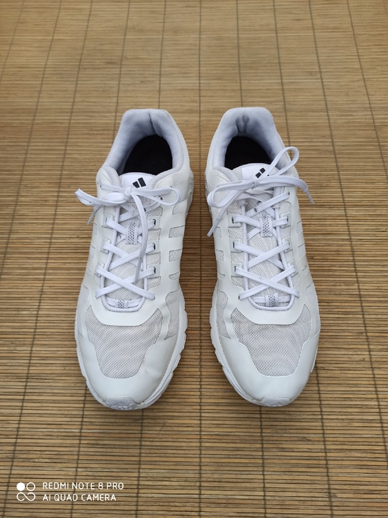 42码阿迪达斯运动鞋