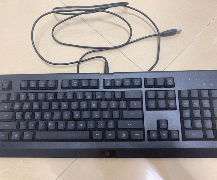 雷蛇萨诺狼蛛炼狱蝰蛇吃鸡电脑键盘