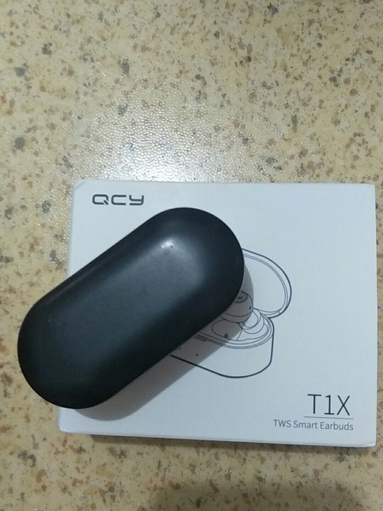 QCY蓝牙耳机