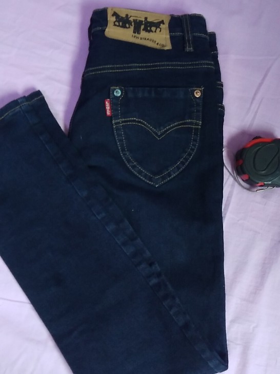 牛仔裤  全新 Levis 藏蓝色 27码...