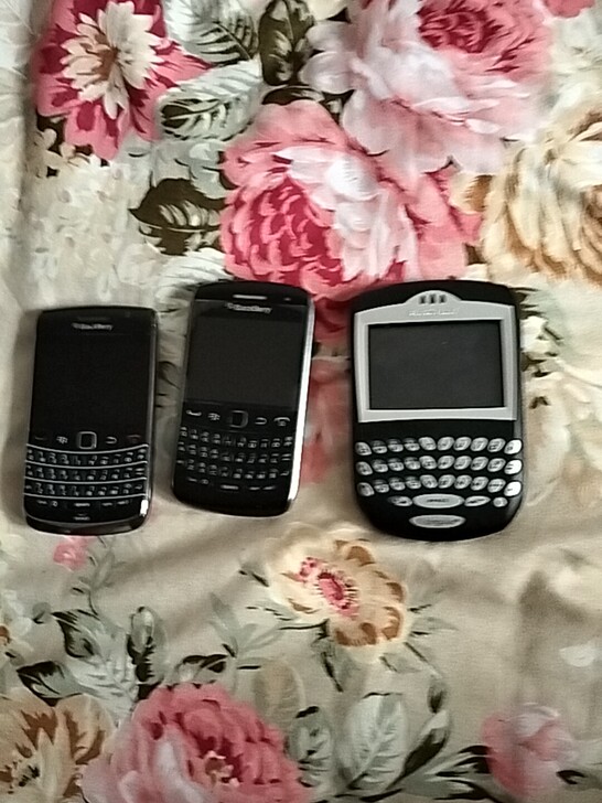 黑莓手机 成色如图 没有充电器，不知好坏 ...