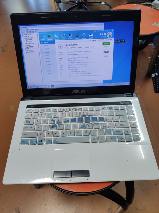 asus 华硕笔记本电脑，型号 A43E