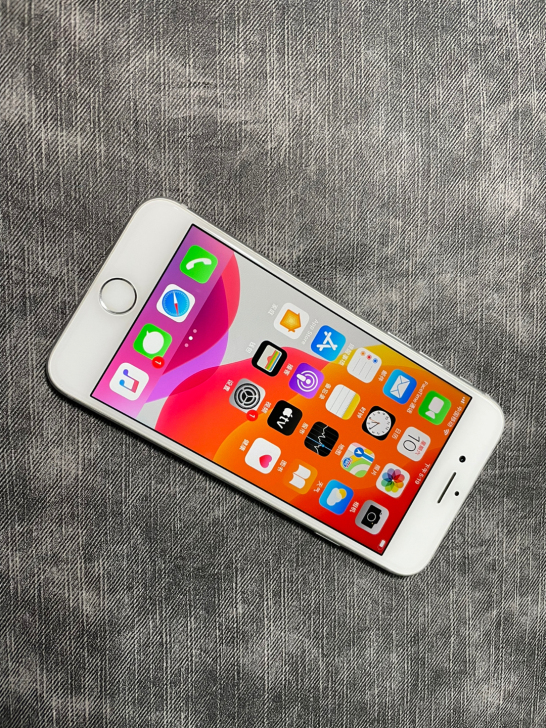 iPhone 8 国行 白色 64G