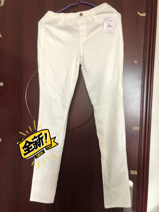 白色裤子牛仔面料，全新带吊牌