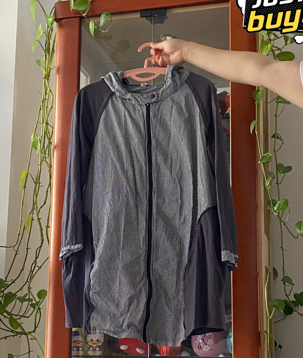 女式夏款拼接休闲衫，九成新，插肩，八分袖，...