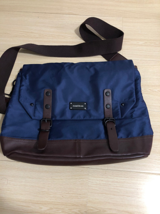 男士斜跨包 背过几次 可以放笔记本电脑