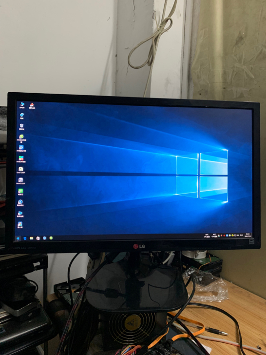 LG 24MP55HA电脑液晶显示器23....