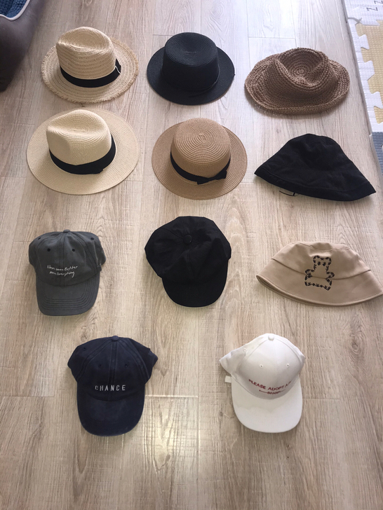 之前从事服装搭配衣服帽子都比较多。这些草帽...