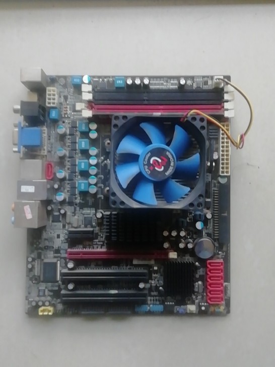 拆机电脑主板七彩虹g7twin，没接视频试...