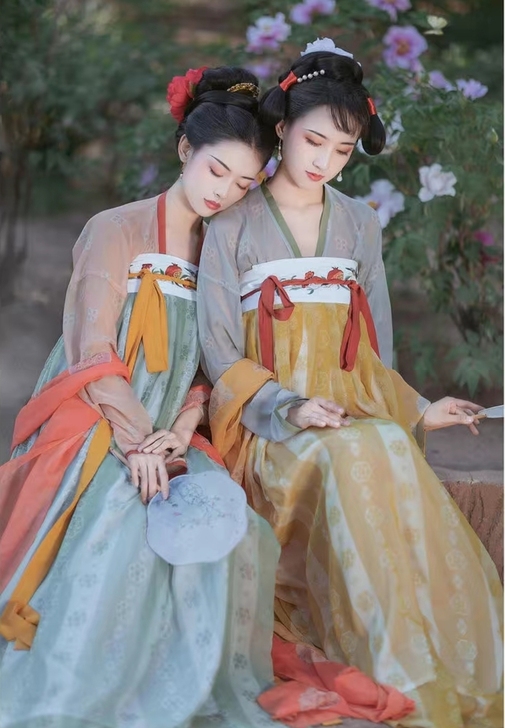 汉服女原创袅袅烟烟唐制复原一片式齐胸襦裙白...