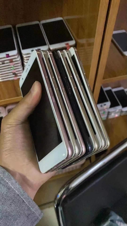 华为nova464g 工作室清仓价210块...