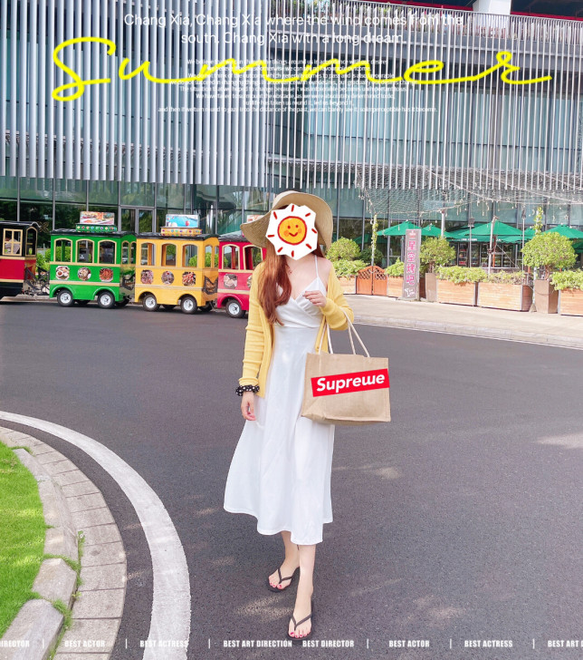 白色漏背连衣裙 显瘦 L码 轻微弹性 有坠...