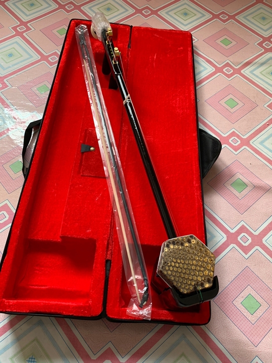 闲置二胡苏州铜轴二胡 实体店900多，现便...