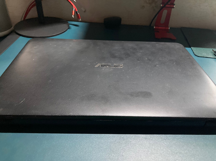 华硕f554l.开不了机，屏幕不亮，硬盘灯...
