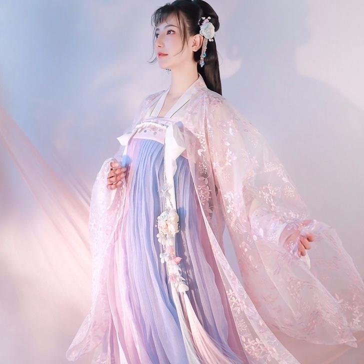 【买一赠五】全新春樱汉服女襦裙齐胸齐腰套装...