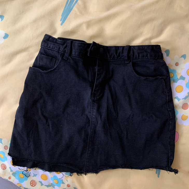 牛仔须边短裙