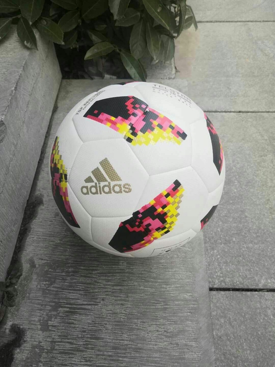 足球足球#adidas#店铺改行，低价处理...