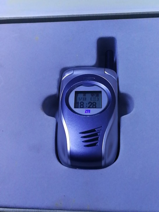 中兴手机G800,收藏18年了全新 的,数...