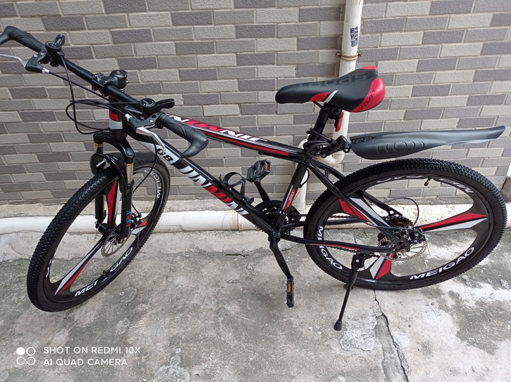 全新山地自行单车 骑了半个月左右  没任何...