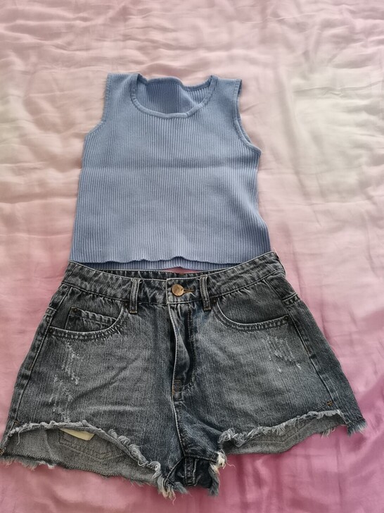 衣服裤子都走色差，图片拍出来不一样