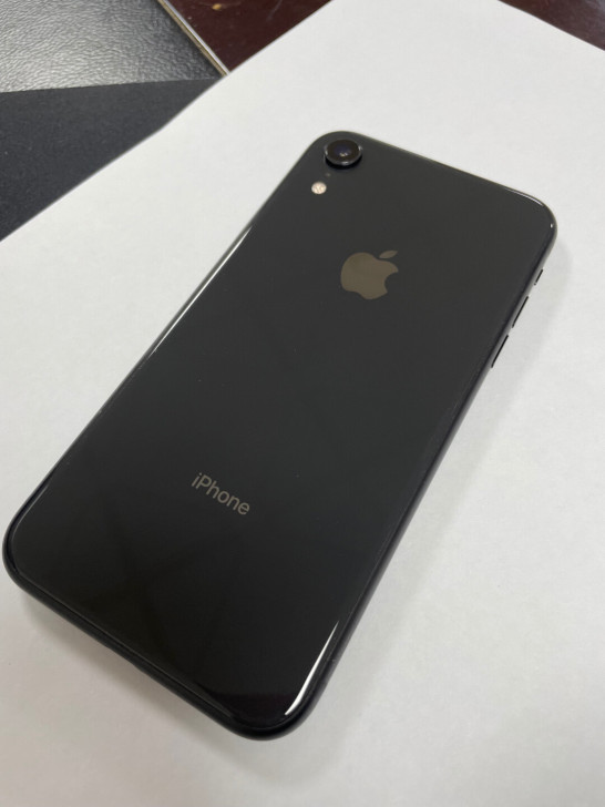 2019年4月购于香港，iPhone xr...