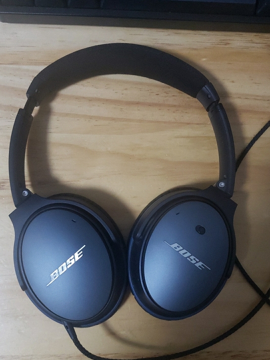 bose qc25，自用三年半，换了耳机线...