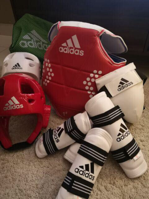 跆拳道护具，套装全新开道馆剩下的全新护具，
