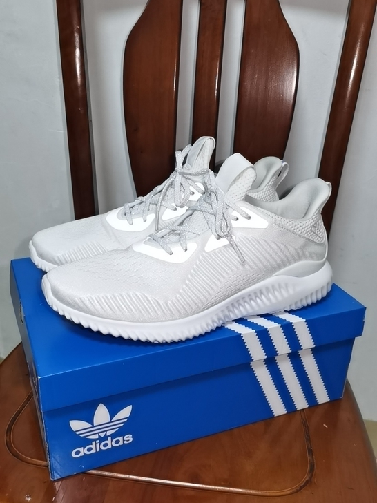 阿迪达斯Adidas阿尔法跑鞋 42.5码