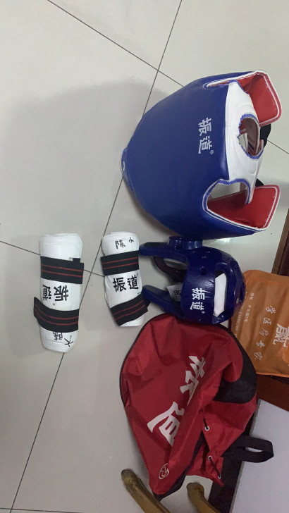 跆拳道护具一整套，3号码，二手9成新