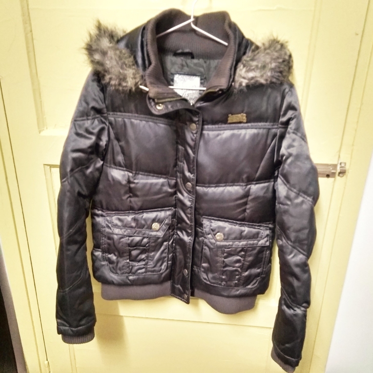 真维斯女式羽绒服，九成新。适合身高1米65...